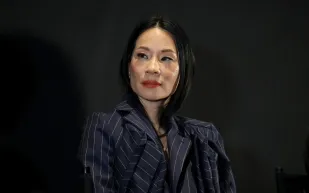 رغم رغبتها.. لماذا رفض جاكي شان تعليم لوسي لو الحركات القتالية؟ (فيديو)