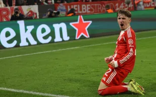 لينارت كارل يثير الجدل بسبب ميسي وريال مدريد.. ماذا فعل لاعب بايرن ميونيخ؟