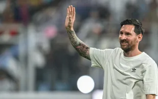 هل خضع ميسي لعلاج نفسي سري؟ كواليس تغييره في برشلونة (فيديو)