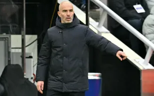 كيف تسببت رغبة خلافة بيب غوارديولا في الإطاحة بمدرب البلوز؟