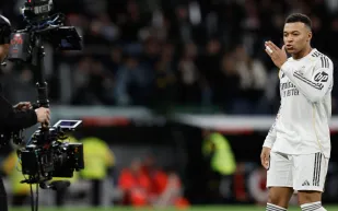 غياب مفاجئ لمبابي في ديربي مدريد.. هل يفوز الملكي بدون هدافه؟