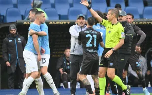 شجار وطرد وجدل.. ماذا حدث في في مواجهة لاتسيو ونابولي؟ (فيديو)