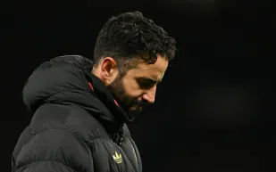 بعد 14 شهرًا..  مانشستر يونايتد ينهى عهد أموريم بتكلفة باهظة