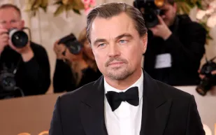 جانب مرح مخفي لدي كابريو.. سر تفاعله الطريف في جولدن غلوب 2026؟ (فيديو)