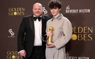 أوين كوبر يحقق إنجازًا تاريخيًا وAdolescence يهيمن على جوائز غولدن غلوب