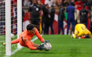 بعد ركلات الترجيح.. بونو يكشف سر فوز المغرب على نيجيريا في كأس أمم أفريقيا (فيديو)