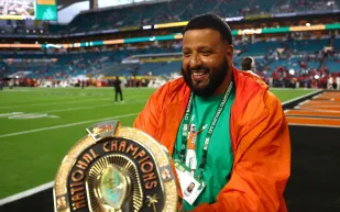 دي جي خالد يتألق بساعة  Royal Oak RD2 ذهبية فاخرة.. كم سعرها اليوم؟