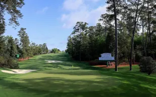 ملاعب غولف نادرة.. تجارب خاصة تتجاوز حدود اللعبة