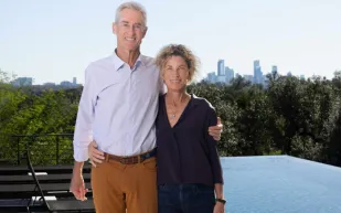 عضو مجلس إدارة إنفيديا يتبرع بـ100 مليون دولار لإنشاء مركز طبي (فيديو)