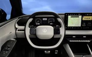 وداعًا لشاشات اللمس.. فولكس فاغن تعيد الأزرار لأحدث سياراتها فما السر؟ 