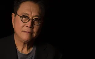 من الذهب إلى الفضة: لماذا يعتبر كيوساكي المعدن الأبيض أكثر أهمية اليوم؟