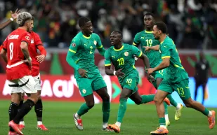 السنغال تتأهل إلى نهائي كأس الأمم الإفريقية بعد إقصاء مصر بهدف (فيديو)