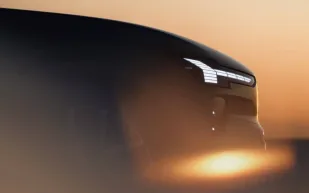 سيارة Volvo EX60 تتحدى "BMW iX3" بأذكى تكنولوجيا