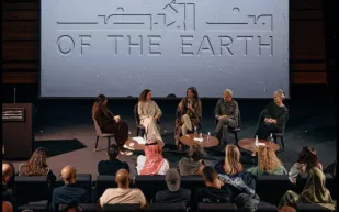 الدرعية تحتضن معرضًا فنّيًا يكشف التفاعل بين الإنسان والطبيعة في العصر الرقمي