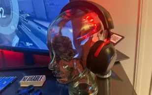 أول سماعة ألعاب ذكية تحول إشارات الدماغ إلى أداء فوري