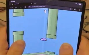  Foldy Bird لعبة جديدة تستخدم مفصلات الهواتف القابلة للطي.. فهل تصمد؟ ( فيديو)