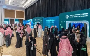 البودكاست والإذاعة.. مواجهة حاسمة في المنتدى السعودي للإعلام 2026