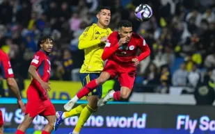 التحكيم في دوري روشن يفتح النار على الحكام الأجانب (فيديو)