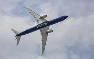 Boeing 777X.. أداء أقوى طائرة ركاب في العالم عند الإقلاع (فيديو)