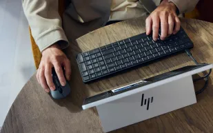 كمبيوتر كامل في لوحة مفاتيح.. HP تطلق Eliteboard G1a