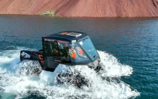 شاحنة Argo Sasquatch XTX: وحش برمائي جديد يغزو البحيرات والفيضانات (فيديو)