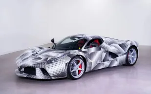 لافيراري P2-RM التجريبية تُحقق رقمًا لافتًا في مزاد سوذبيز العالمي