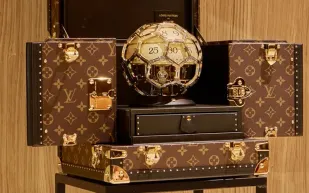 ساعة لويس فيتون الحصرية: فرصة لاقتناء قطعة فنية لدعم الأطفال حول العالم