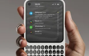 بدون سوشيال ميديا: هاتف جديد يعيد التركيز إلى الكتابة والتواصل الحقيقي