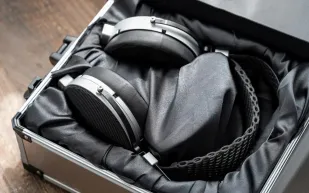 تقنية بلانار ووسائد جلدية.. تفاصيل سماعات Moondrop Skyland الجديدة