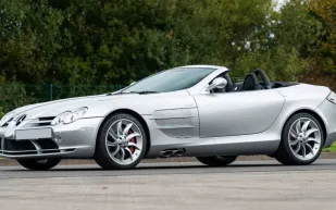 "مرسيدس SLR ماكلارين رودستر" نادرة للبيع.. متى سيُقام المزاد؟