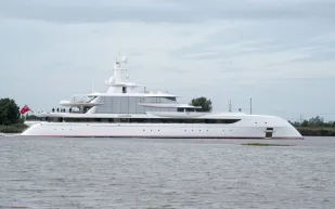 تعرّف على يخت هيرب تشامبرز.. قصر عائم هذا سعره (فيديو)