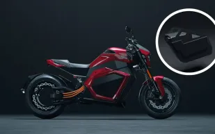 شحن سريع ومدى طويل.. أول دراجة نارية بالبطارية الصلبة تصل للطرق