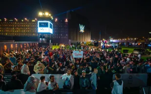 مواجهات مصارعة "سماك داون" تشعل أجواء موسم الرياض