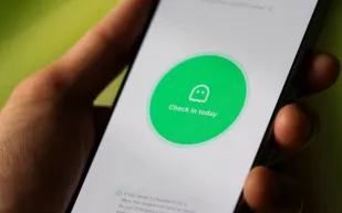 تطبيق صيني يحمل اسم "هل أنت ميت؟" يثير ضجة واسعة عالميًا.. ما الذي حدث؟