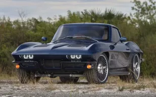 كورفيت أسطورية بنسخة المصمم الأصلي تستعد لظهور استثنائي في مزاد فلوريدا