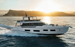 أزيموت فلاي 82.. يخت فاخر بتقنيات ذكية وانبعاثات أقل