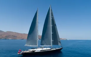  يخت Burrasca يتألق بتصميم راقٍ وتجهيزات حديثة