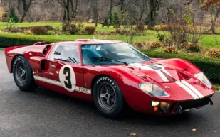 بيع سيارة فورد GT40 موديل 1966 برقم قياسي.. كم بلغ السعر؟ (فيديو)