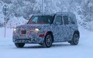 مرسيدس تعيد ابتكار أيقونة الطرق الوعرة بحجم أصغر وطاقة كهربائية