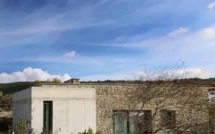 منزل صامت: ابتكار معماري يواجه الضوضاء المفرطة.. كيف يعمل؟