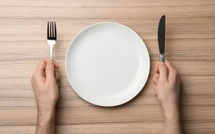 لماذا لا تنجح الحميات القاسية في إنقاص الوزن؟ العلم يجيب