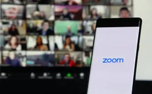 الهيئة الوطنية للأمن السيبراني تحذر من ثغرة Zoom.. تحديثات هامة
