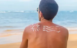 علماء يكتشفون واقيًا طبيعيًا من الشمس مخبأً في بكتيريا الينابيع الساخنة