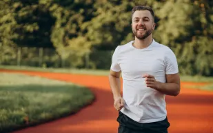 العلم يحسم الأمر: هذه المدة من تمارين الإطالة تنهي الاكتئاب