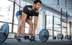 لماذا يكتسب البعض عضلات أسرع منك؟