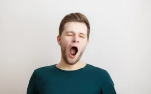 سر فقدان التركيز يكشفه العلماء: هكذا يتصرف دماغك بلا نوم