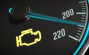 لمبة المحرك تضيء وتختفي: هل المشكلة خطيرة أم مؤقتة؟