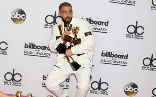 داخل Air Drake.. كيف تحولت بوينغ 767 إلى قصر فاخر بـ300 مليون؟