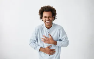 غاز الضحك: هل يصبح علاجًا جديدًا لاضطراب ما بعد الصدمة؟ دراسة تكشف آثاره المذهلة