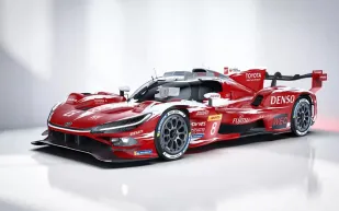 بمظهر هجومي وتحديثات شاملة.. Toyota TR010 تستعد لاختبار القوة في قطر